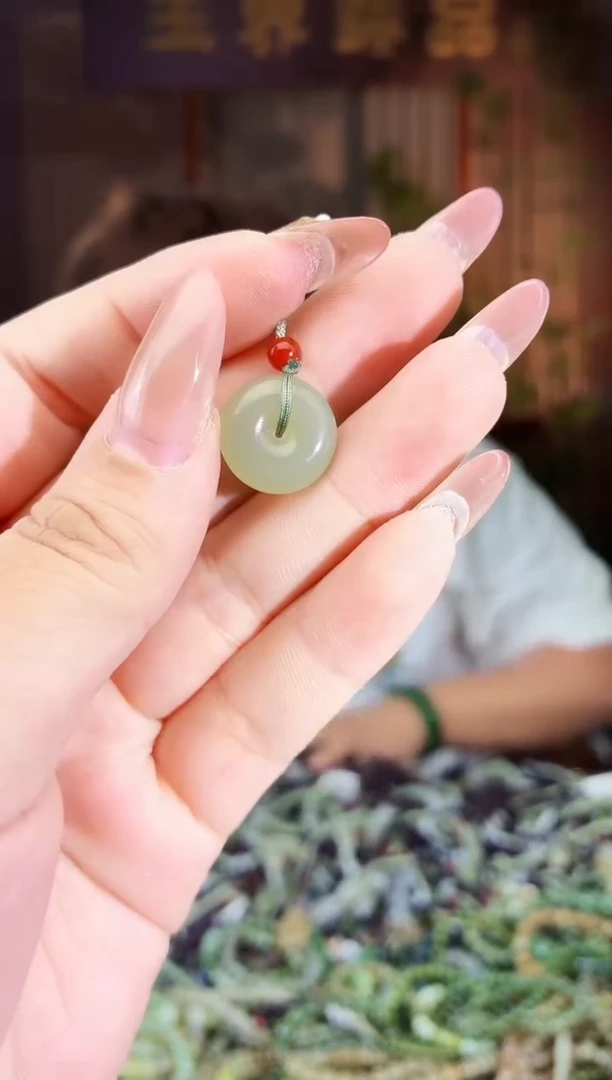 和田玉未镶嵌颈饰拍一发一