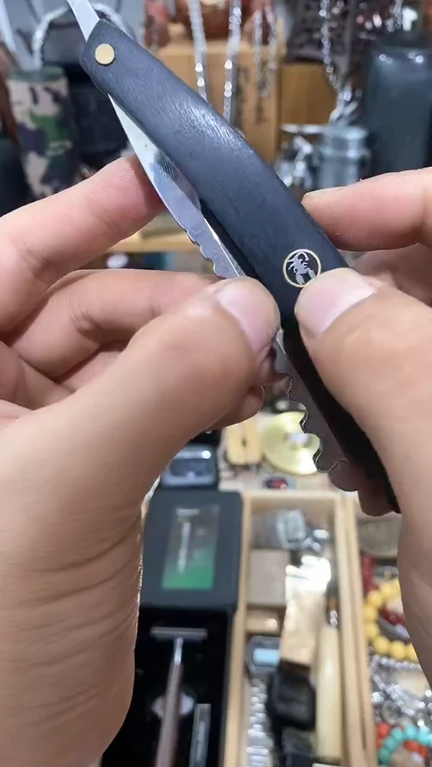 瓷片闪购商品  如图所示