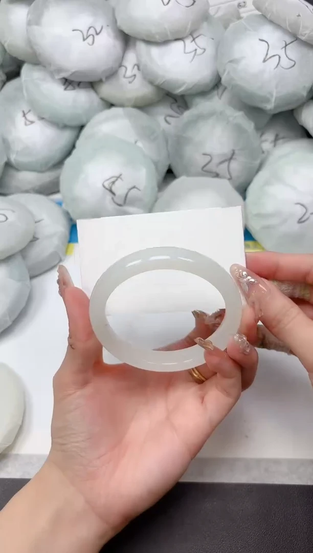 未镶嵌手镯石英质玉56-58.8