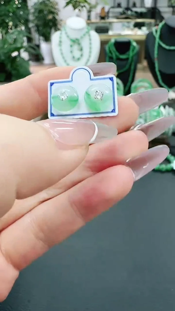 未镶嵌1石英质玉（非洲翠）/1643