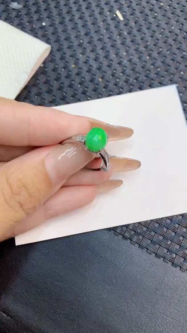 颈饰未镶嵌翡翠1