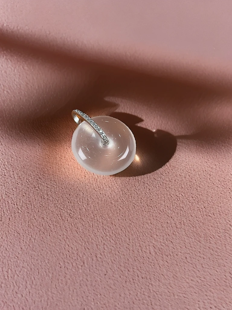 俄料银镶天然石英质玉平安扣女士简镶吊坠轻奢时尚