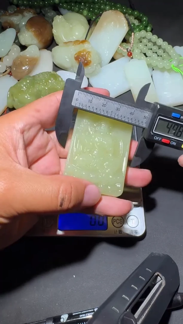 未镶嵌戒指和田玉（糖玉）和田玉