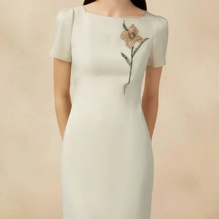 G+2025夏季新款专选精致钉珠绣花优雅连衣裙0695