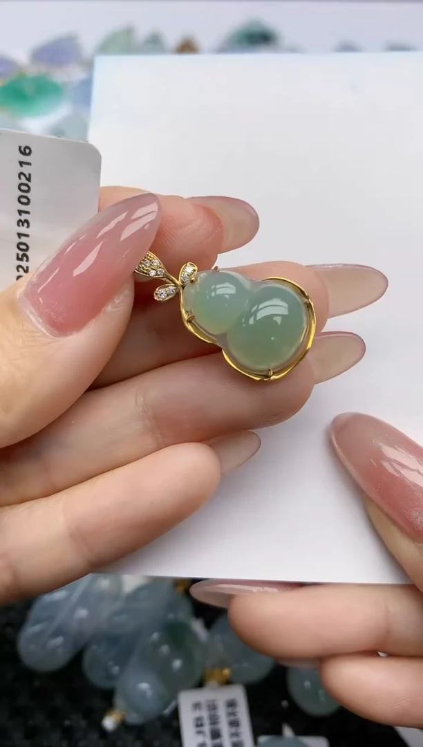 【闪购商品】翡翠挂件18K金镶嵌天然翡翠A货