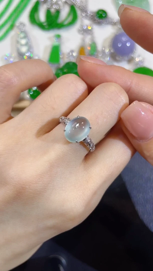 颈饰18K金镶嵌翡翠团购5