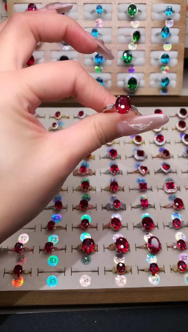 银S925镶嵌戒指红宝石8*10 酒红 银托