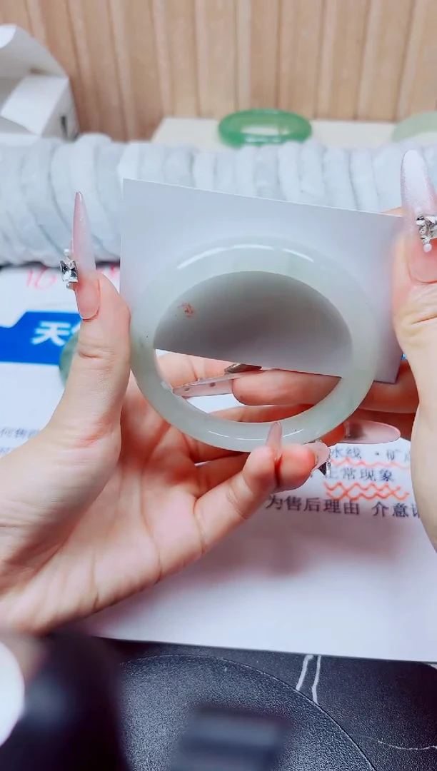 未镶嵌手镯石英质玉78/60.1