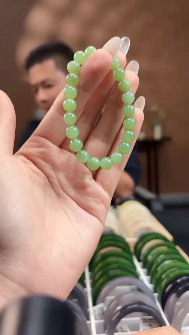 未镶嵌手串和田玉苹果绿圆珠手串 8MM