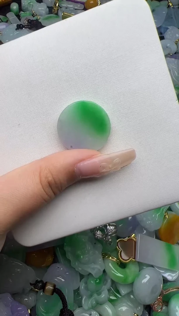 翡翠未镶嵌颈饰天然缅甸翡翠吊坠