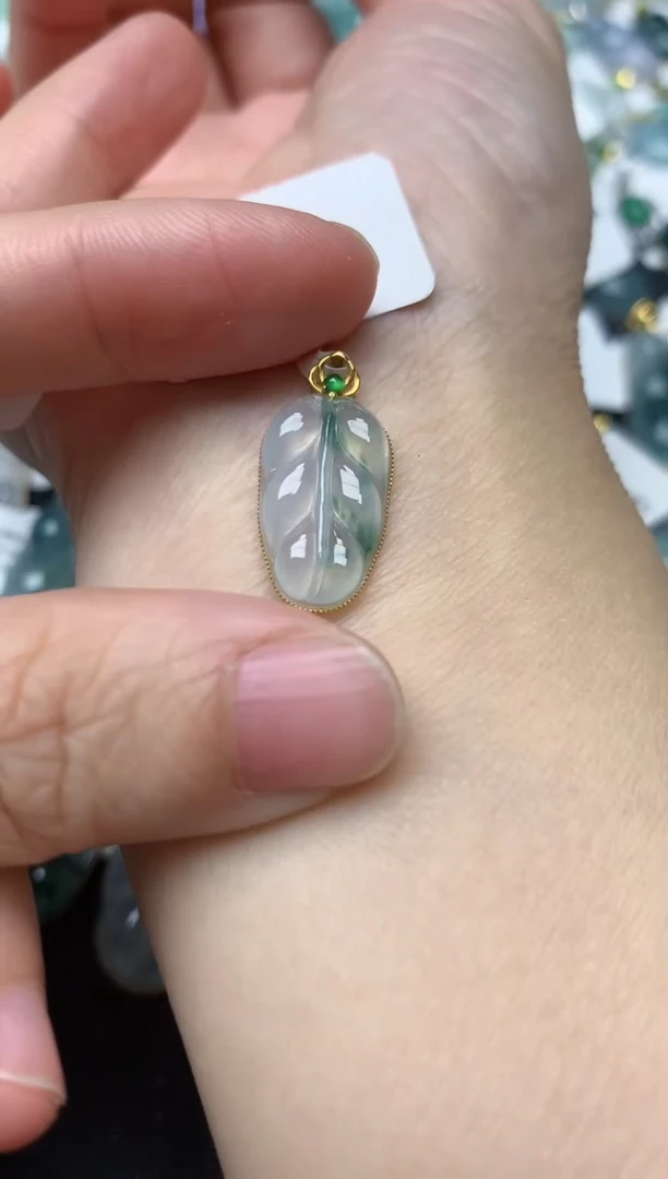 颈饰18K金镶嵌翡翠天然缅甸A货翡翠