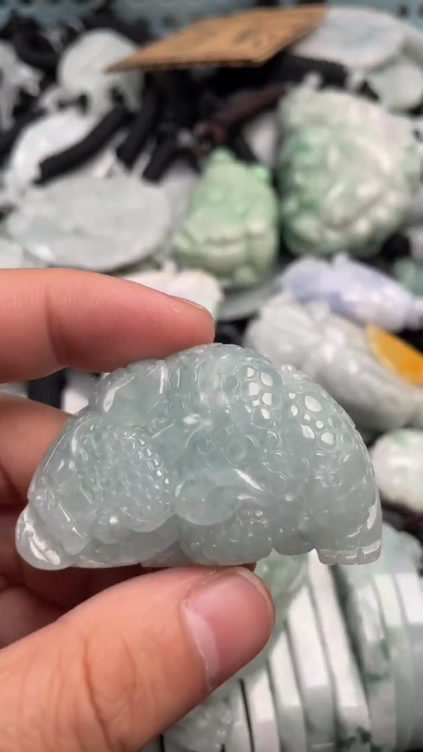 翡翠未镶嵌吊坠(不含链)1