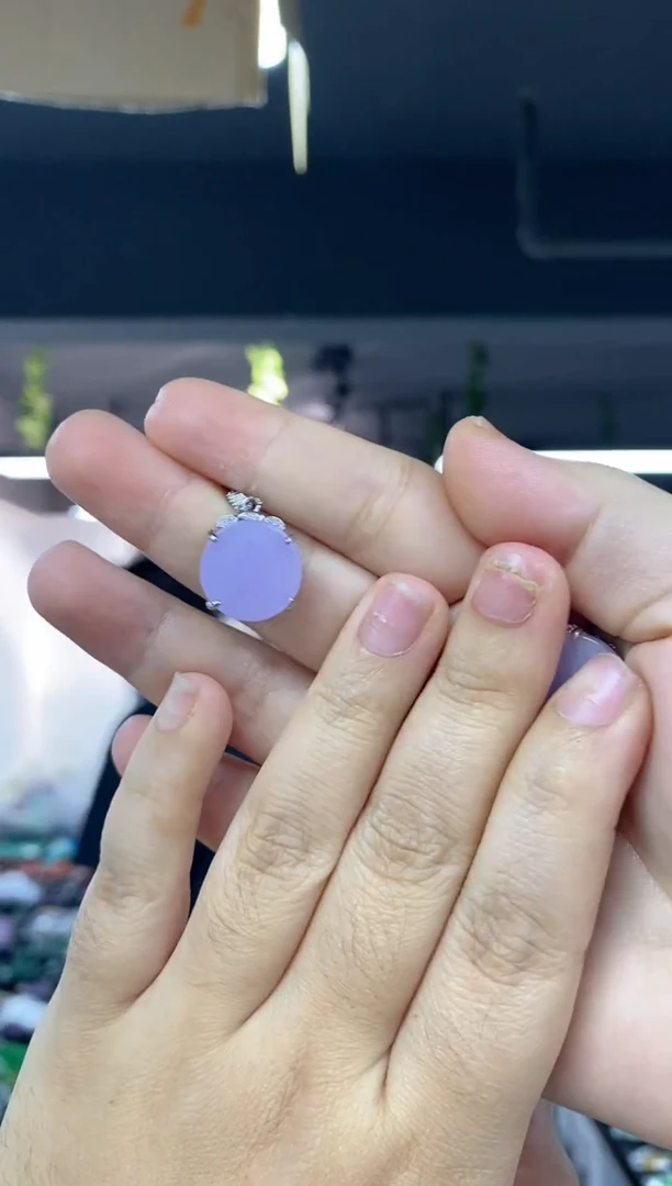 未镶嵌翡翠耳饰多样性发其一颜色微差