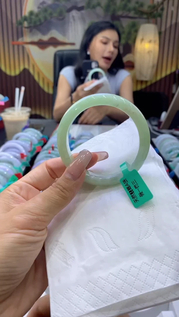 翡翠手镯未镶嵌00005845