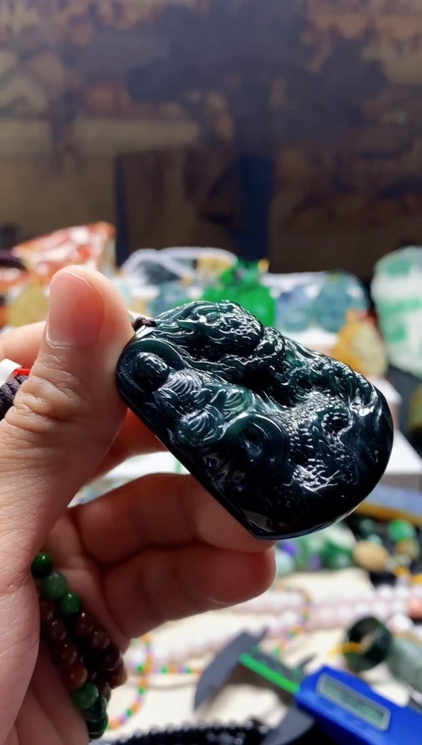 颈饰未镶嵌翡翠天然A货翡翠墨翠玉龙观音