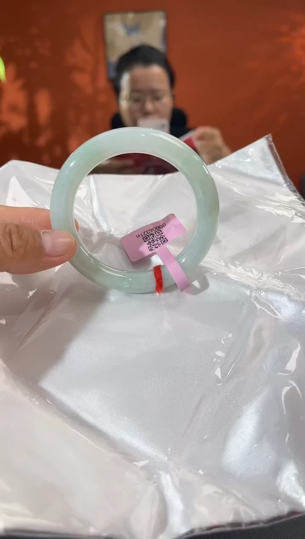 未镶嵌手镯翡翠5        圈口52