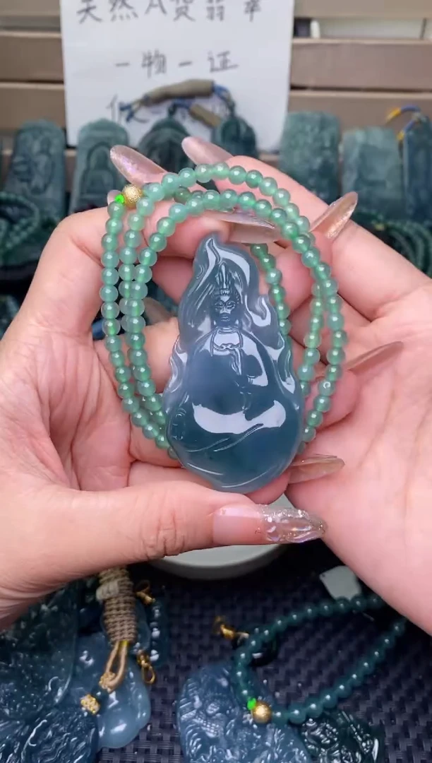 翡翠未镶嵌颈饰