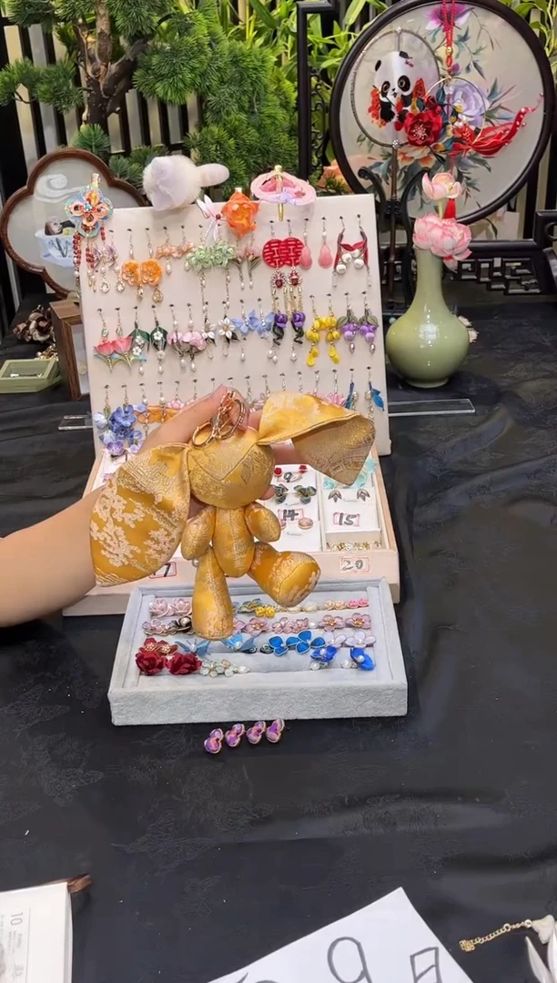 织绣非遗苏绣饰品
