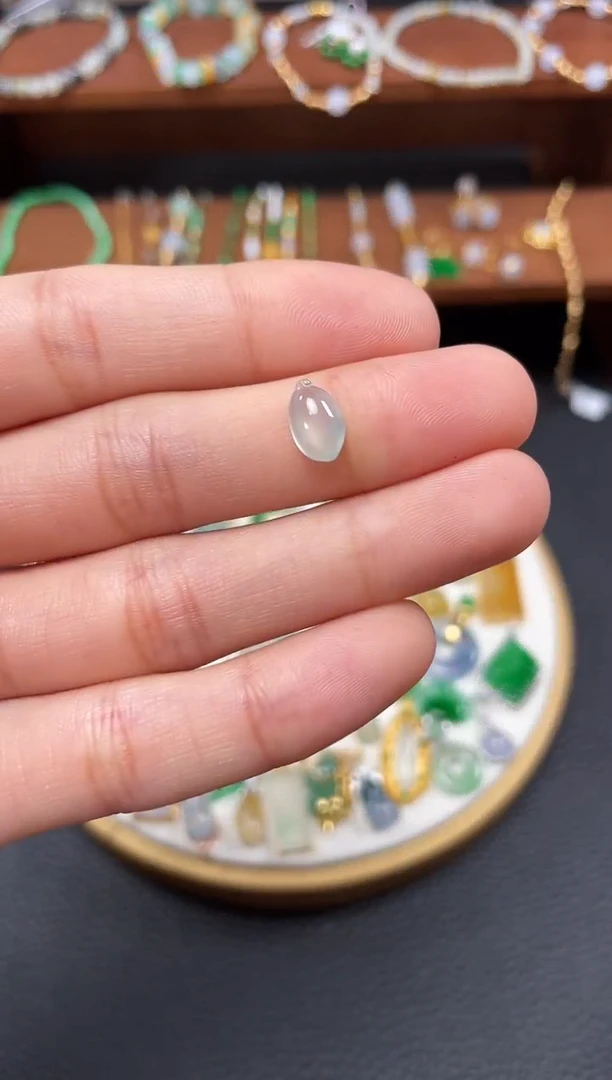 【闪购商品】翡翠吊坠(不含链)18K金镶嵌一个  JK673