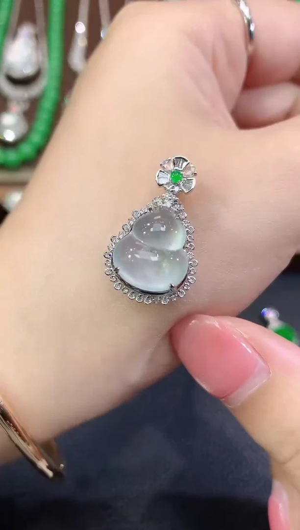 吊坠(不含链)18K金镶嵌翡翠A61
