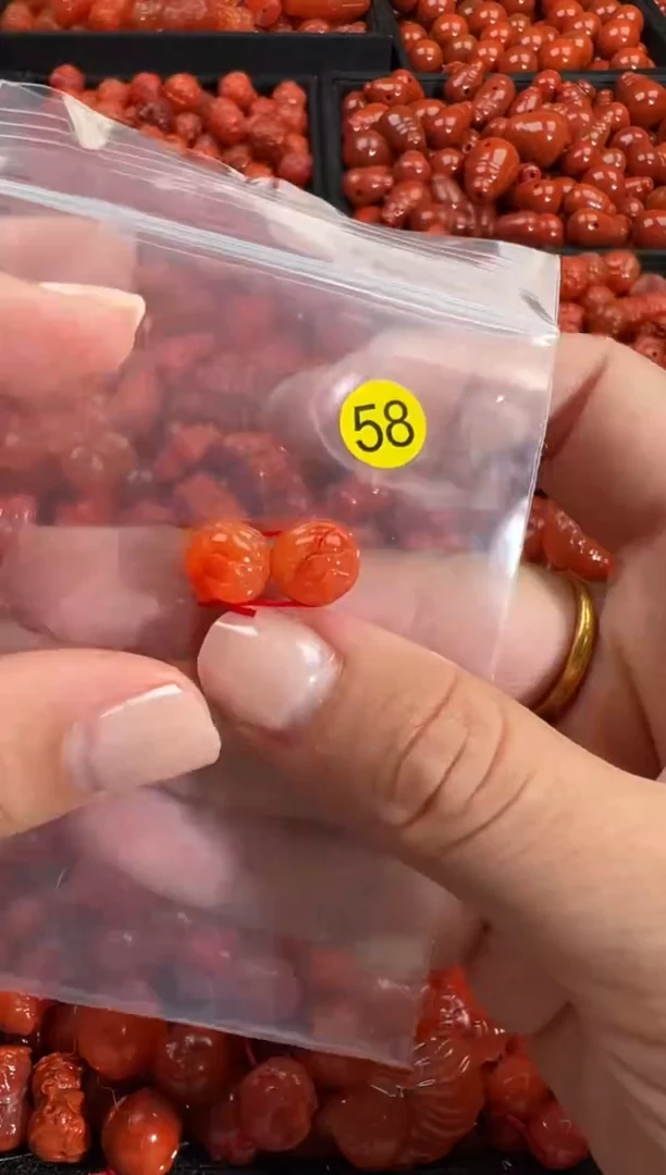 颈饰未镶嵌南红玛瑙1