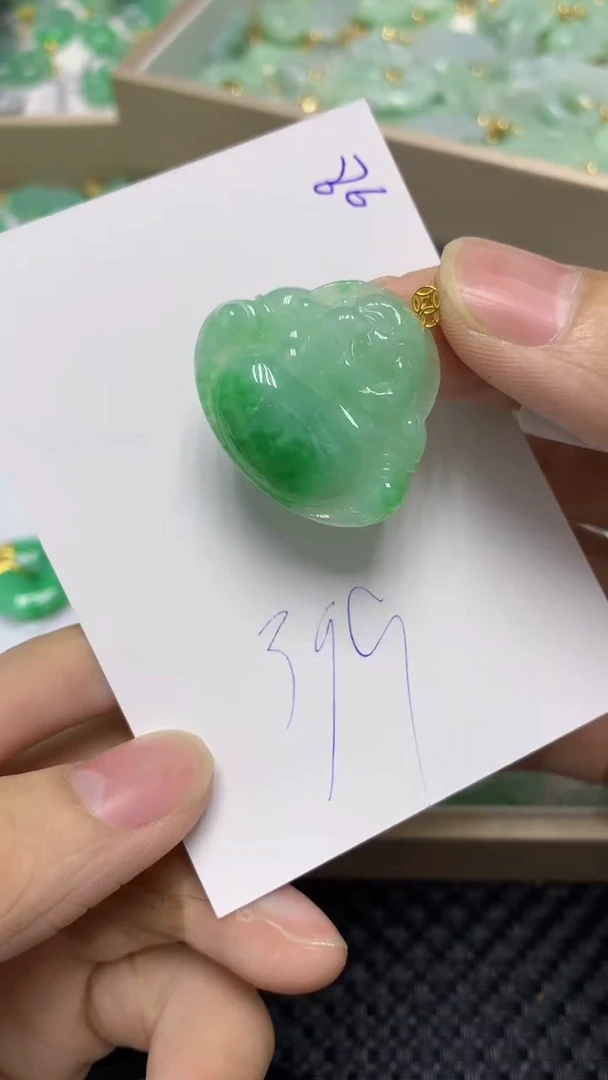 颈饰18K金镶嵌翡翠放***?缅甸A货翡翠