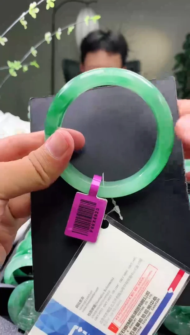 未镶嵌手镯石英质玉  序号圈口60