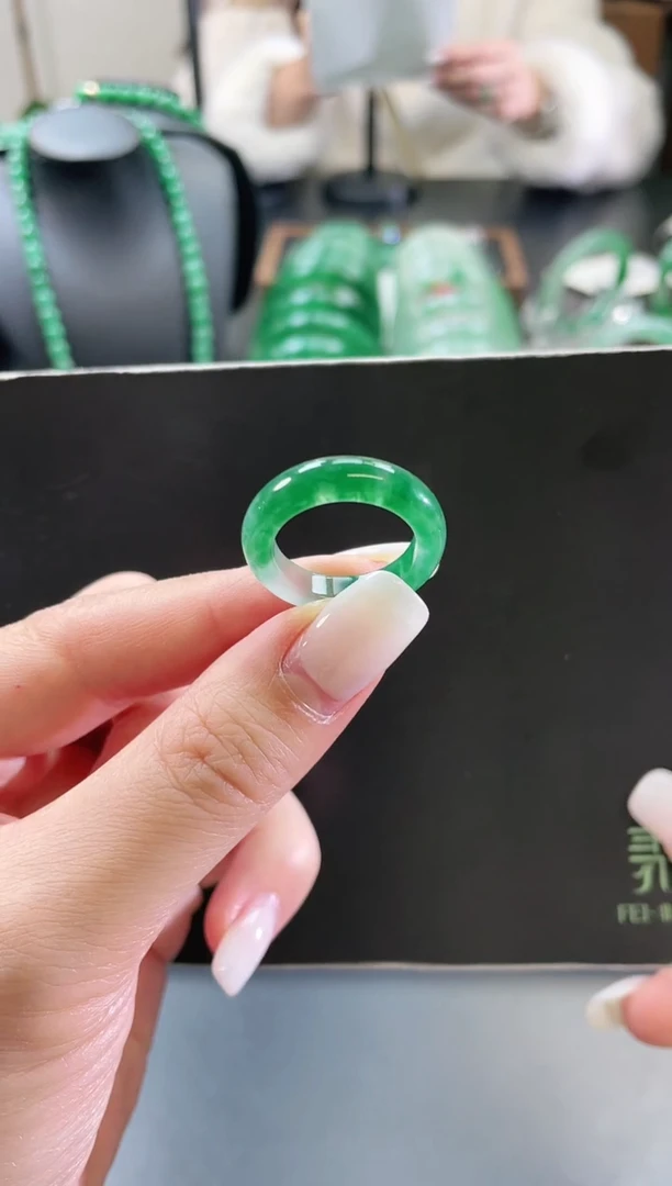 未镶嵌石英质玉戒指15号