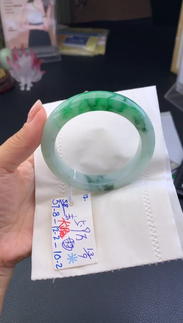 未镶嵌手镯翡翠手镯