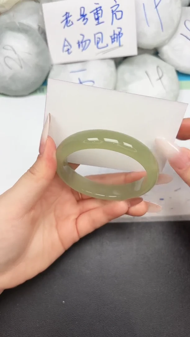 未镶嵌手镯石英质玉A22/58.2