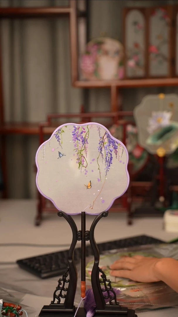 扇子苏绣作品手工扇子