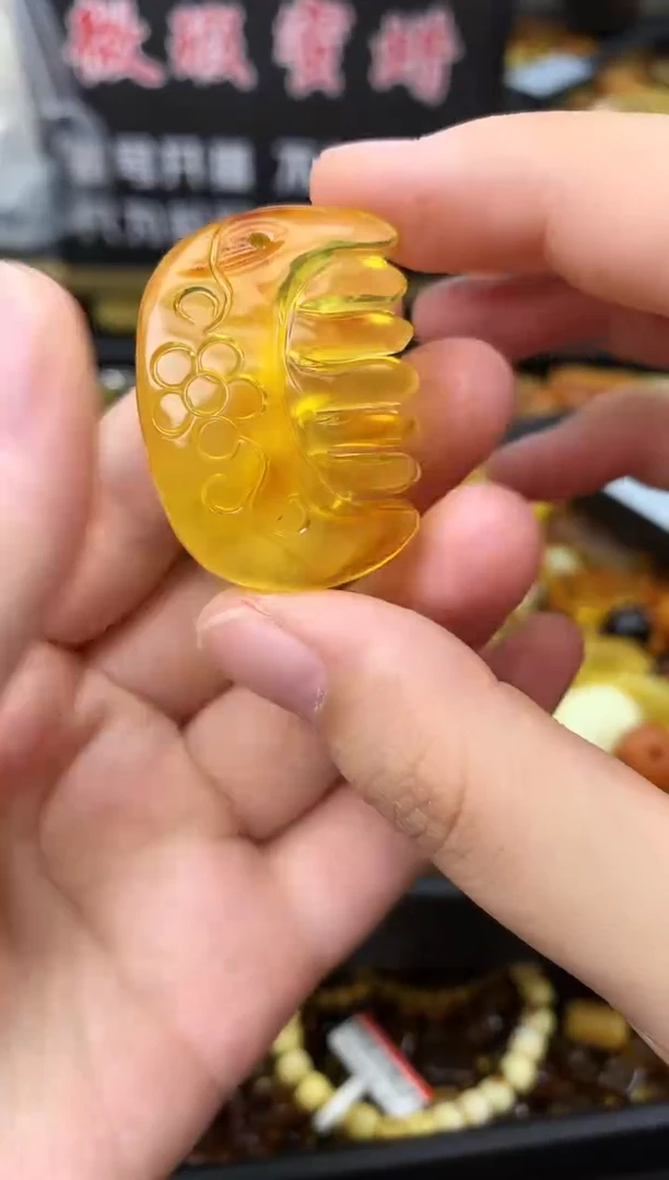 未镶嵌琥珀珠宝奇石201