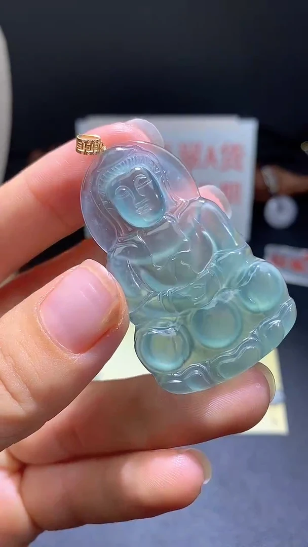 翡翠18K金镶嵌颈饰翡翠吊坠