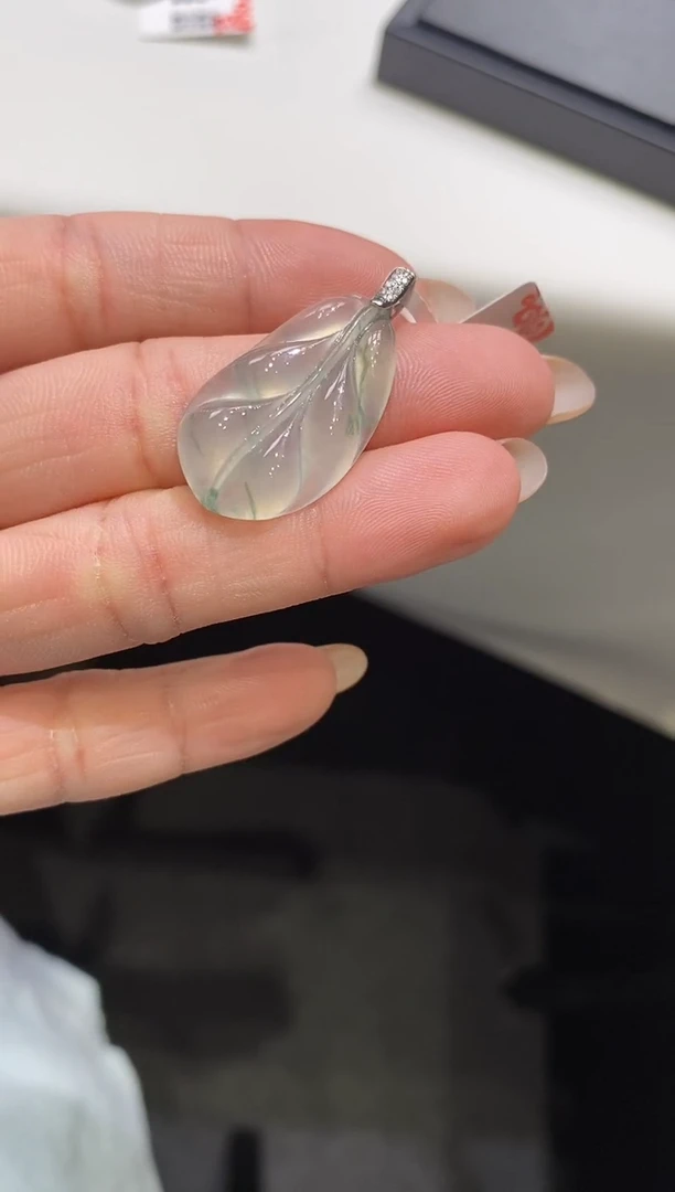 翡翠18K金镶嵌吊坠(不含链)叶子