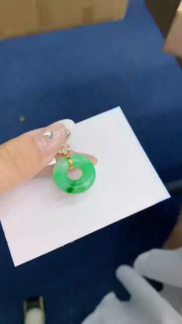 翡翠未镶嵌吊坠(不含链)1