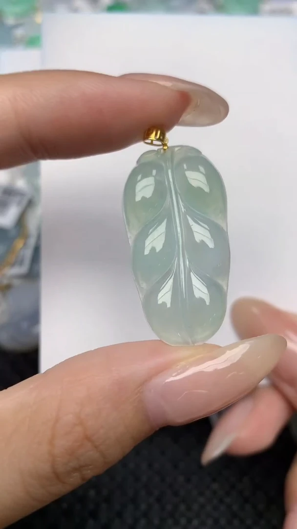 翡翠18K金镶嵌颈饰天然翡翠a货