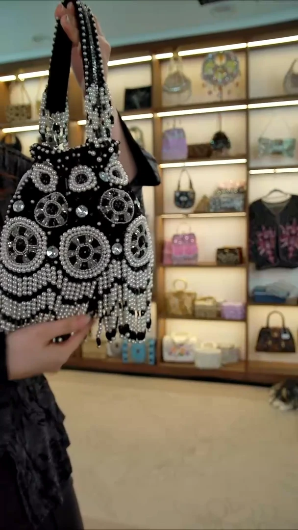 织物百格汇手工串珠包