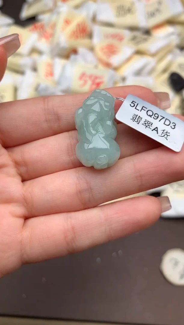 翡翠挂件未镶嵌 一福利