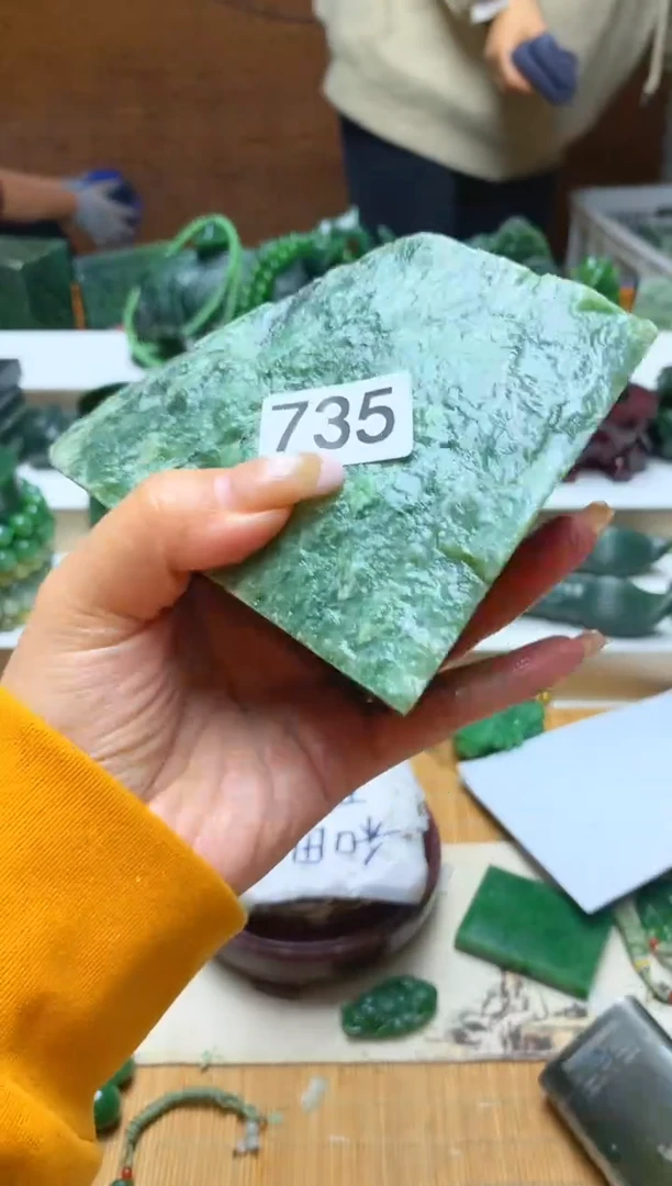 未镶嵌和田玉摆件1