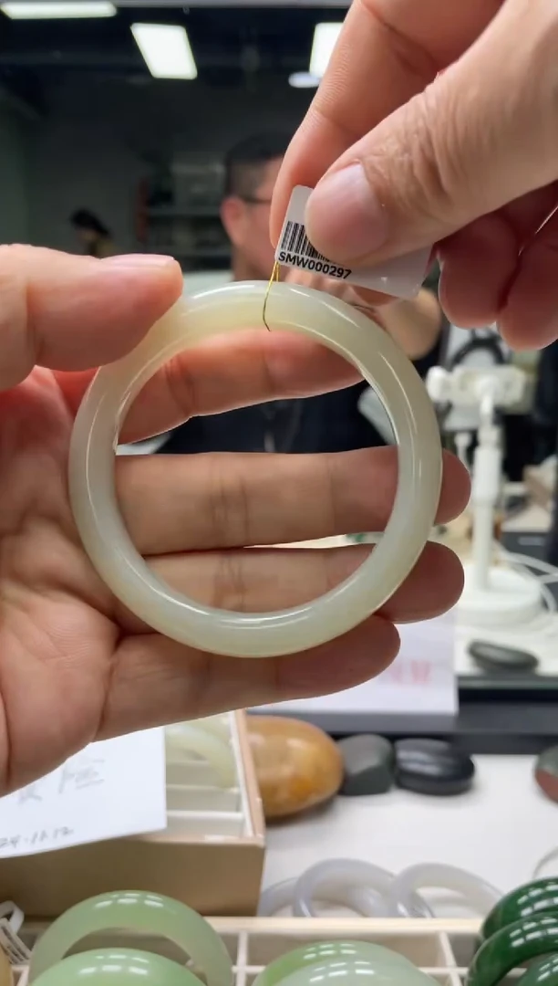 【闪购商品】和田玉手镯未镶嵌编码0297 圈口58-59