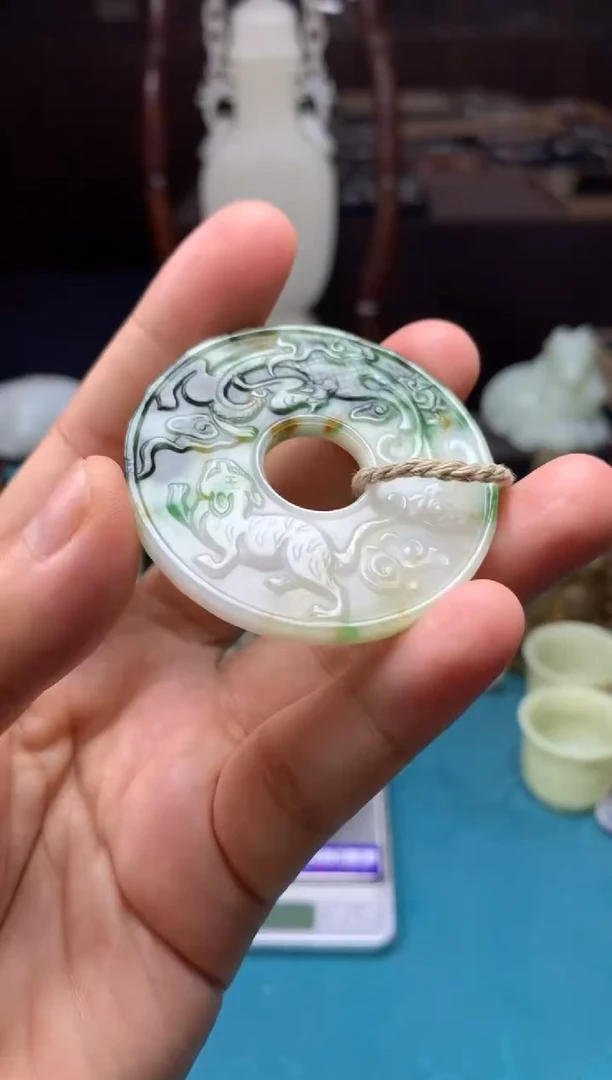 颈饰未镶嵌翡翠1