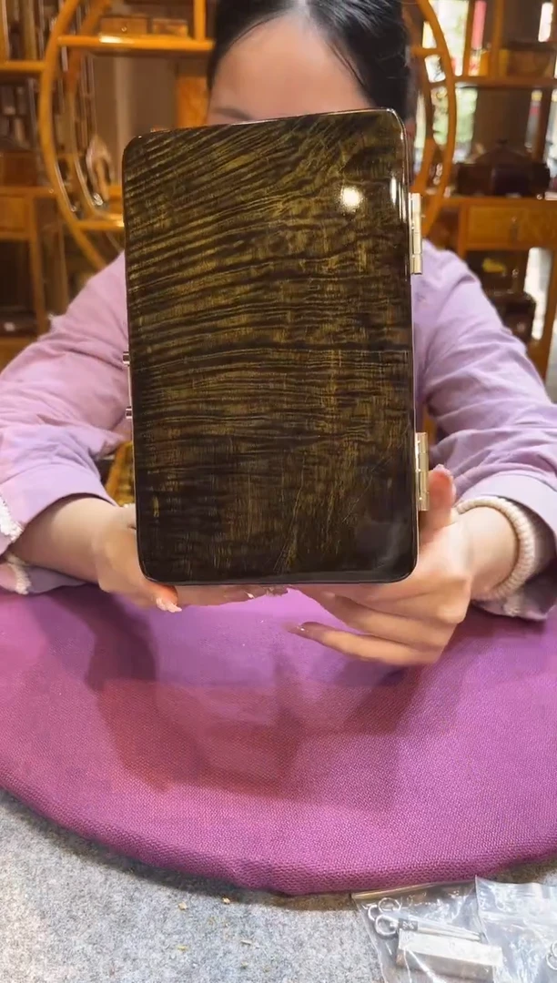 阴沉木圆角文玩盒20公分