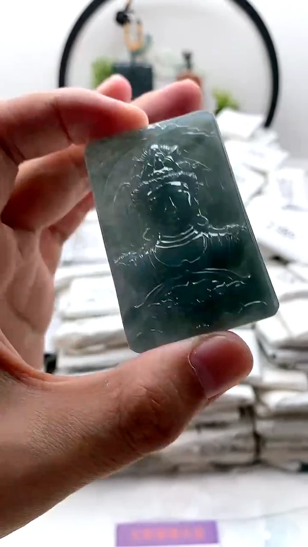 颈饰未镶嵌翡翠观音