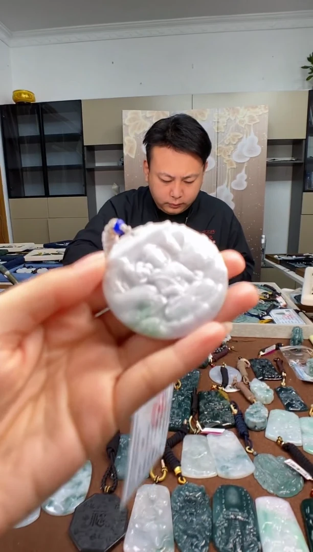 颈饰未镶嵌翡翠多样性发其一