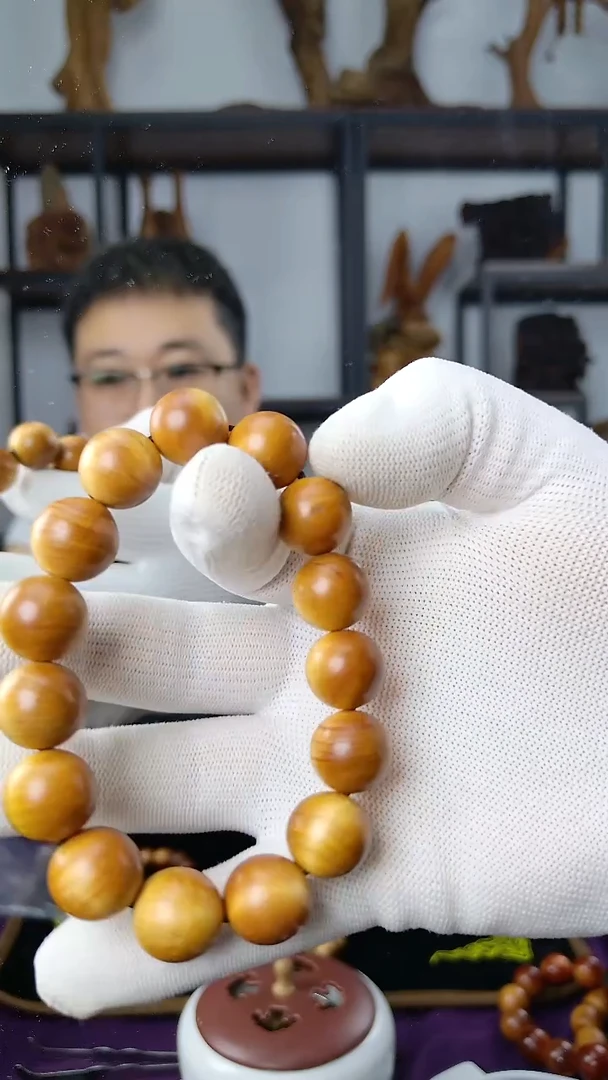 崖柏太行陈化崖柏满红油1.5单圈微瑕崖柏手串