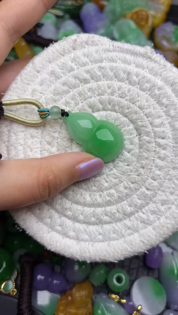 颈饰未镶嵌翡翠缅甸翡翠吊坠