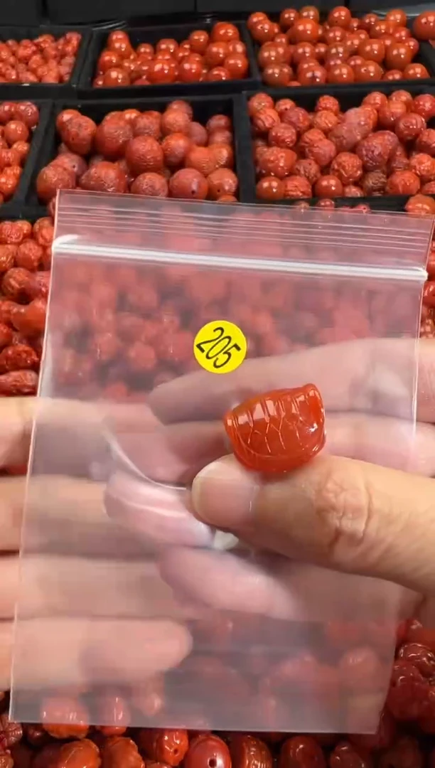 颈饰未镶嵌南红玛瑙1