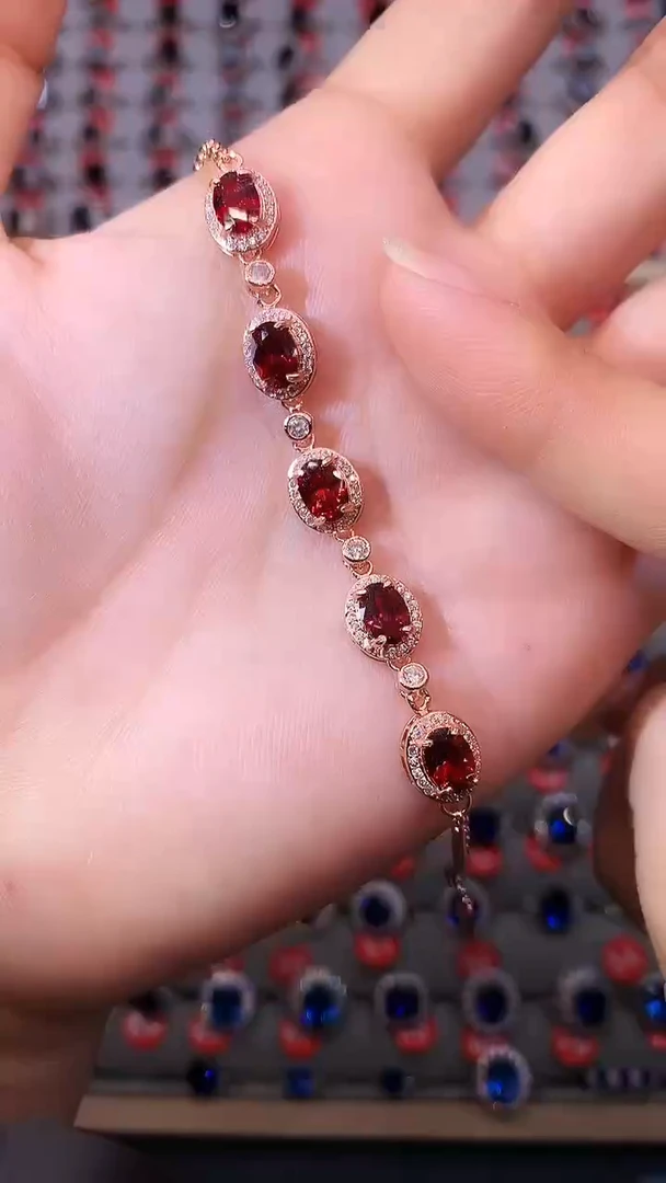 【闪购商品】石榴石手链银S925镶嵌11111