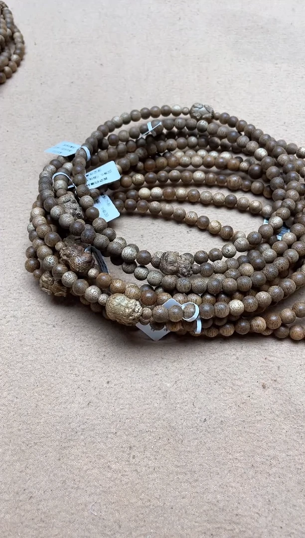 【闪购商品】沉香手串菩萨棋0.7雕刻圆珠双圈多样性发其一