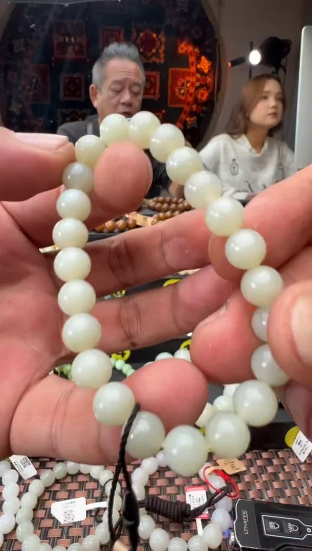 未镶嵌手串和田玉且末料青白玉手串卡8